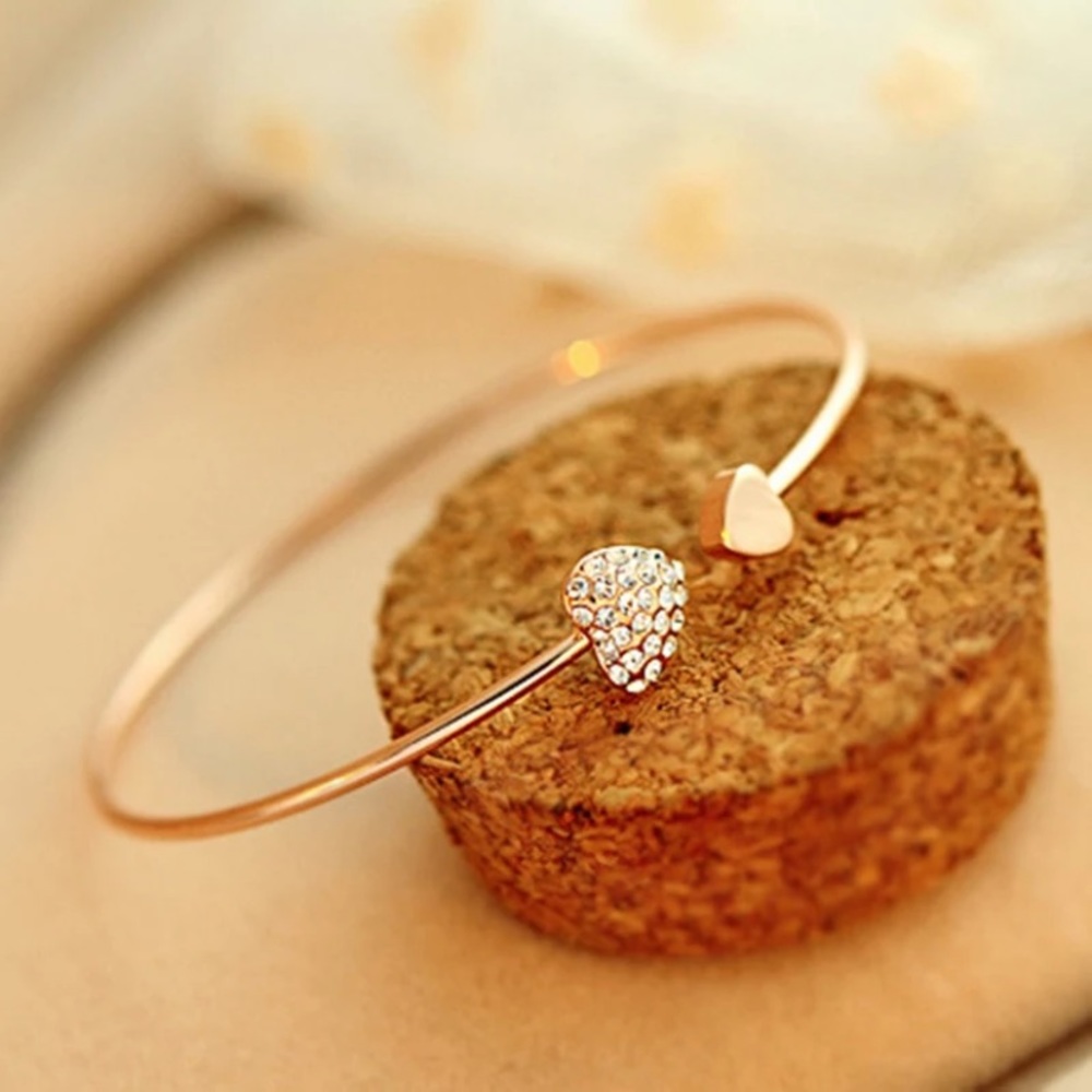 Adjustable Gold and Diamond Studded Heart Bracelet